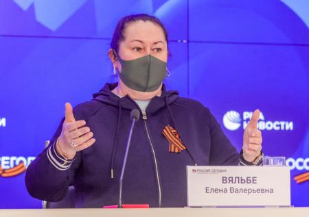 «Одних мужиков берут»: Вяльбе об отсутствии женщин-комментаторов