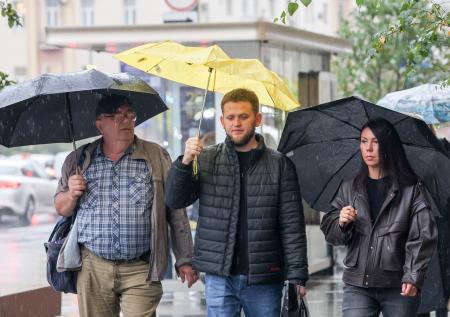 Снова рекорд до −5? Холод, дожди: погода в Москве и Питере на майские