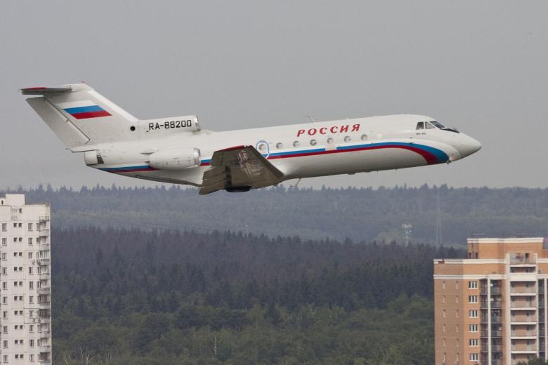 Пассажирский самолет Як-40
