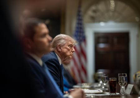 Политолог оценил вероятность импичмента Трампа