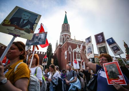 Составили список знаменитостей, призвавших бойкотировать «Бессмертный полк»