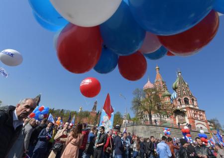 Стихи на 1 Мая — красивые и короткие поздравления для друзей и товарищей