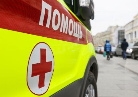 Скончавшийся за рулем водитель грузовика вызвал аварию с двумя автобусами