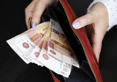 Не МРОТ, и не пенсии: кому повысят выплаты, что за изменения закона с 1 мая