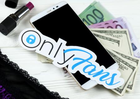 Модели OnlyFans стали неожиданными героями Украины