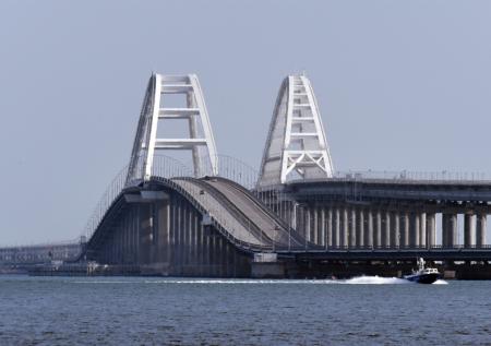 На Крымском мосту образовалась рекордная пробка
