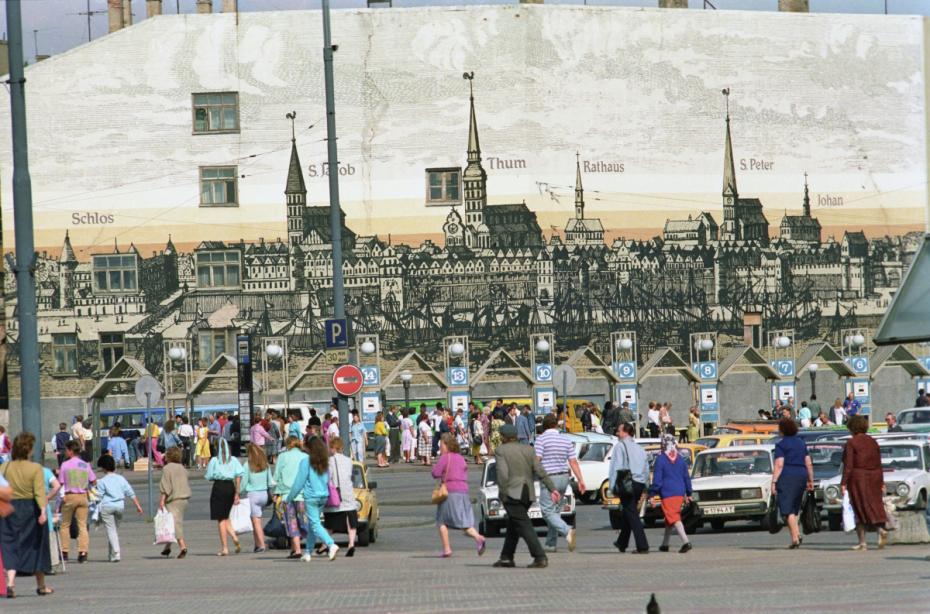 Люди на улицах Риги. 1991 год