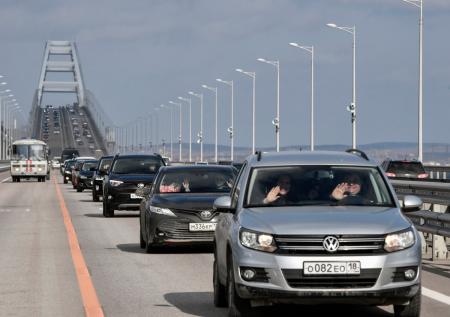 Пробка на Крымский мост 1 мая: что случилось, сколько ждать, как объехать