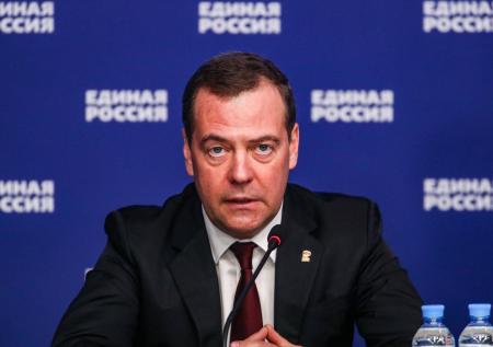 «Kiss my ass»: Медведев пошутил о ритуальной сделке Трампа с соседями