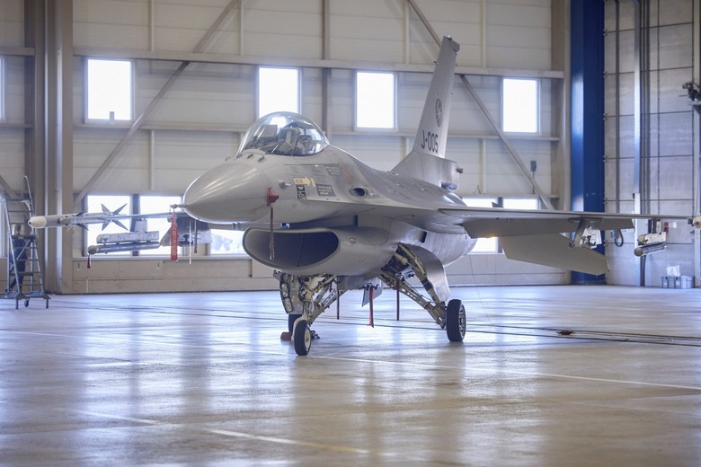 F-16