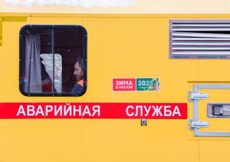 Здание в Москве оказалось затопленным из-за ливня
