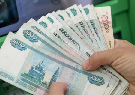 Стало известно, почему россияне не спешат отказываться от наличных денег