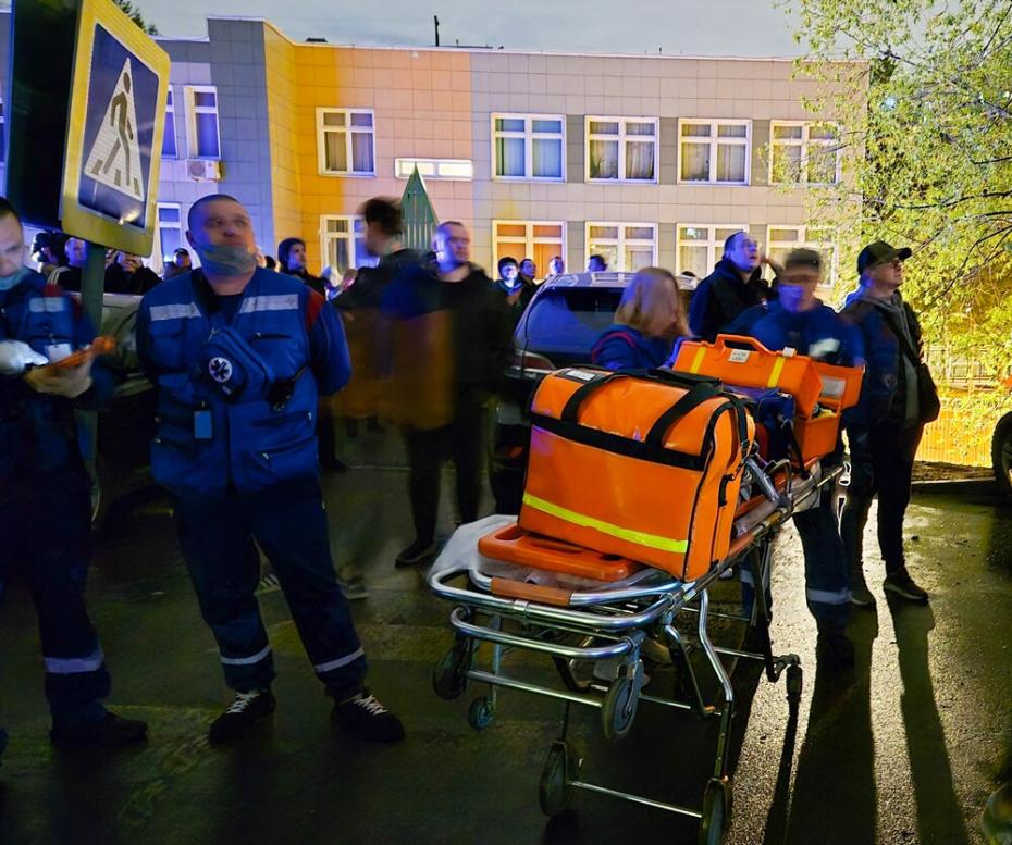 Пожар в многоэтажном доме по адресу: улица Генерала Тюленева, 39, в Москве