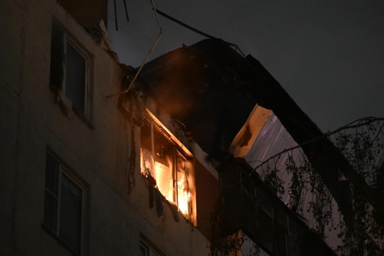 Пожар в многоэтажном доме по адресу: улица Генерала Тюленева, 39, в Москве
