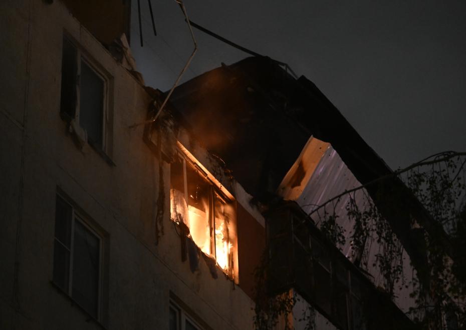 Пожар в многоэтажном доме по адресу: улица Генерала Тюленева, 39, в Москве
