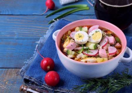 Окрошка на квасе с колбасой: просто, вкусно и освежающе