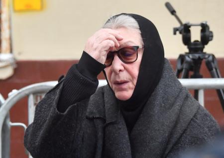Психолог объяснил, почему актриса Васильева ушла в монастырь