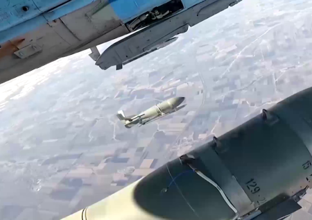 Появилось видео с ФАБ-500, «размазавшими» бойцов ВСУ в «заброшках»