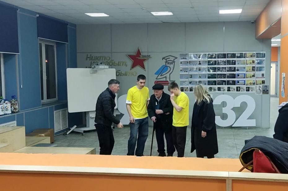 Эвакуированные жильцы дома по адресу: ул. Генерала Тюленева, д. 39, в Москве