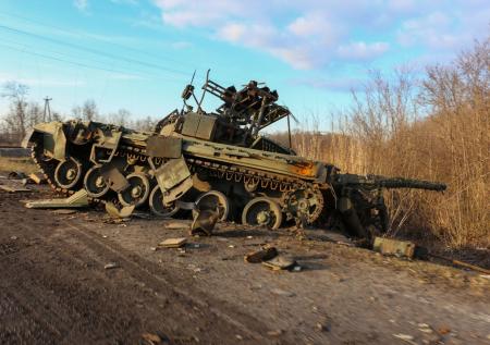 Разнос военной техники ВСУ у курского села сняли на видео