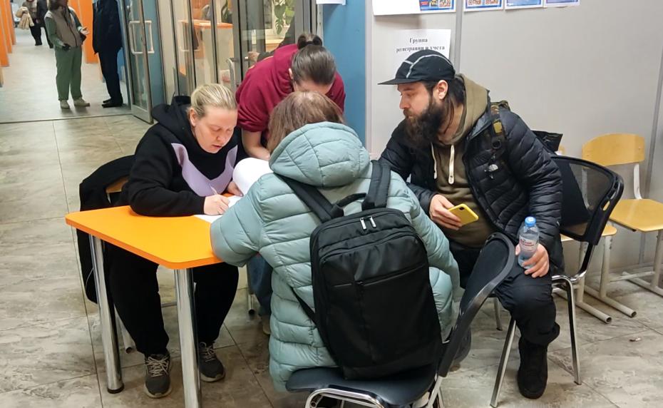 Эвакуированные жильцы дома по адресу: ул. Генерала Тюленева, д. 39, в Москве