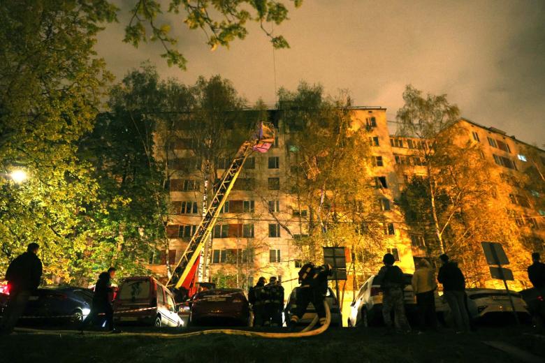 Москва. Пожар в жилом доме на улице Генерала Тюленева