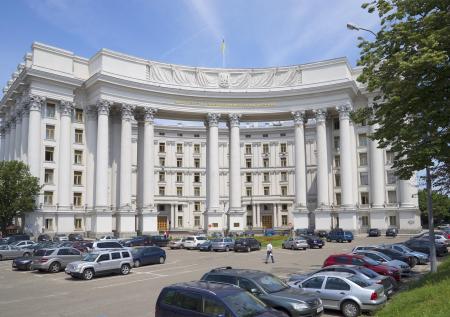 В Китае указали на неготовность Киева к мирным переговорам с Москвой