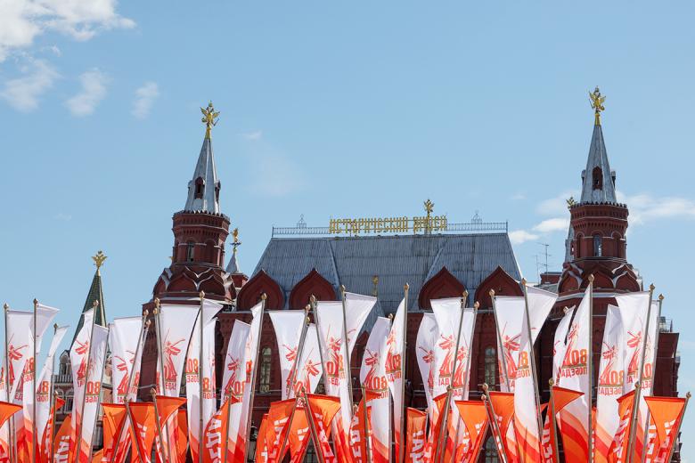 Оформление Москвы ко Дню Победы