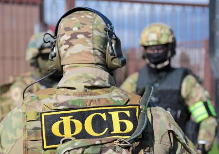 Появились кадры задержания мужчины за призывы к уничтожению Крымского моста