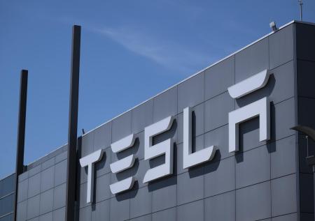Tesla стремительно теряет позиции на фоне роста Volkswagen и BYD