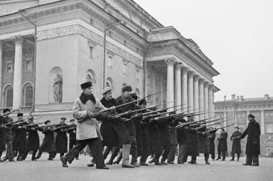 Всеобщее военное обучение жителей Ленинграда. 1941 год