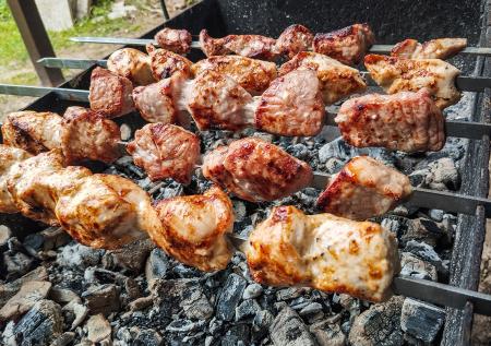 Как приготовить идеальный шашлык: секреты выбора мяса и маринада