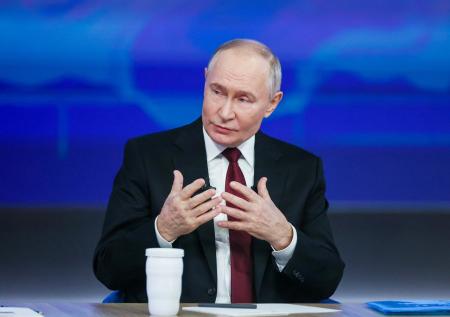 В Кремле рассказали о подготовке Путина к марафону встреч
