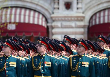 Москвичи с гордостью встретили участников СВО на репетиции парада Победы