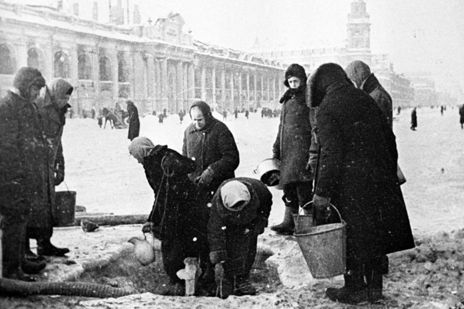 Жители блокадного Ленинграда. 1941 год