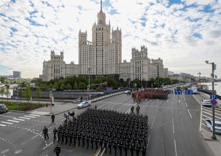 В Кремле ответили, будут ли экс-лидеры зарубежных стран на параде в Москве
