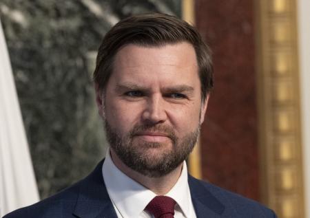Вице-президент США раскрыл, в чем Запад «сбился с пути»
