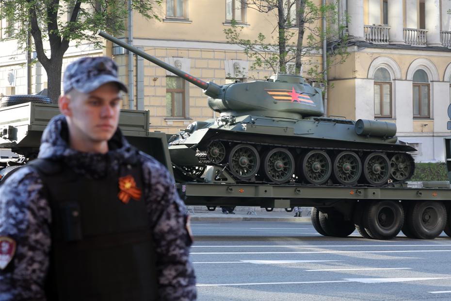 Танк Т-34-85 на генеральной репетиции парада в Москве в честь 80-й годовщины победы в Великой Отечественной войне