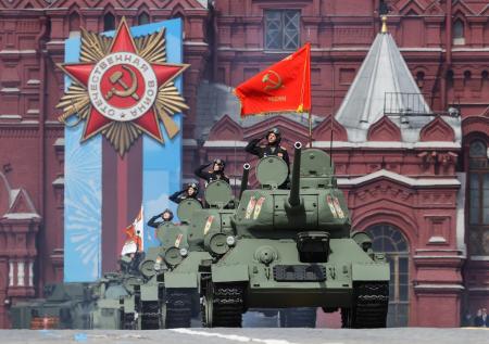Появились фотографии пригласительных билетов на парад Победы