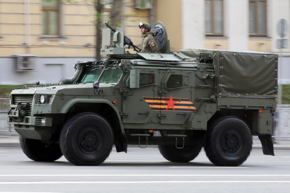 Бронеавтомобиль на генеральной репетиции парада в честь 80-й годовщины победы в Великой Отечественной войне