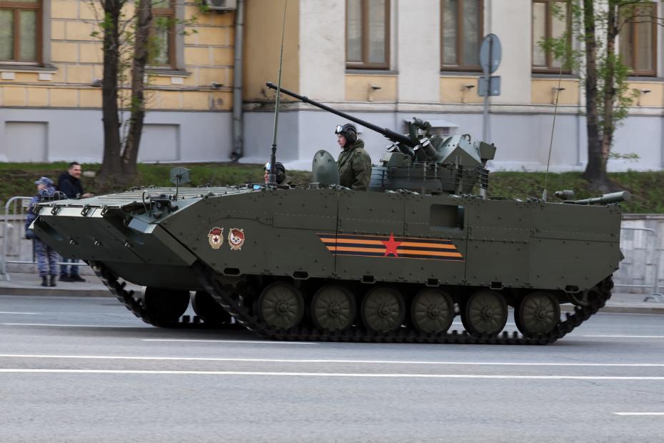 БМП-2 на генеральной репетиции парада в Москве в честь 80-й годовщины победы в Великой Отечественной войне