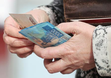 Работающим пожилым дали совет, как увеличить пенсию