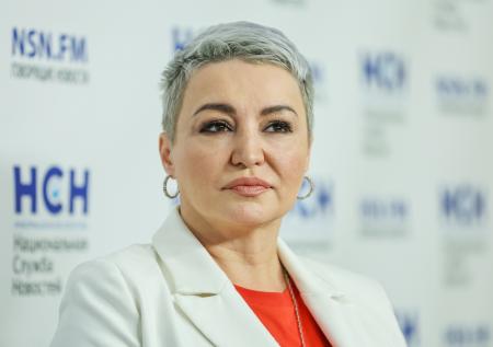 Бывший муж Кати Лель потерялся во Франции