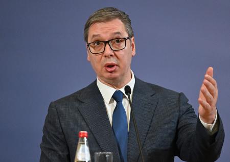 Самолет президента Сербии вынужденно приземлился в Баку