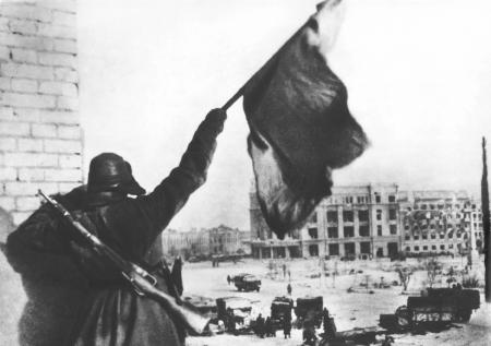 В Приднестровье ко Дню Победы открыли мемориальную доску Гитлеру