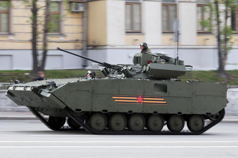 БМП-2 на генеральной репетиции парада в Москве в честь 80-й годовщины победы в Великой Отечественной войне