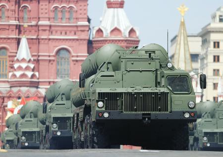 В Госдуме отреагировали на пост в канале бренда одежды о параде Победы