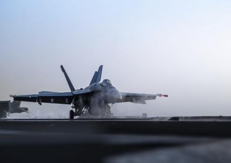 Хуситы признались в ударе по авианосцу США до начала перемирия