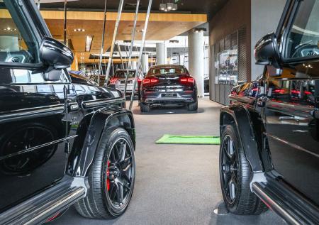 Россиянам вместо новых Mercedes продают Франкенштейнов