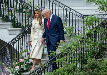 Трамп взял на себя обязанности первой леди